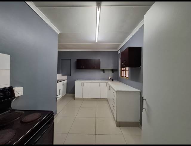 3 BEDROOM HOUSE TO LET IN CAVERSHAM GLEN